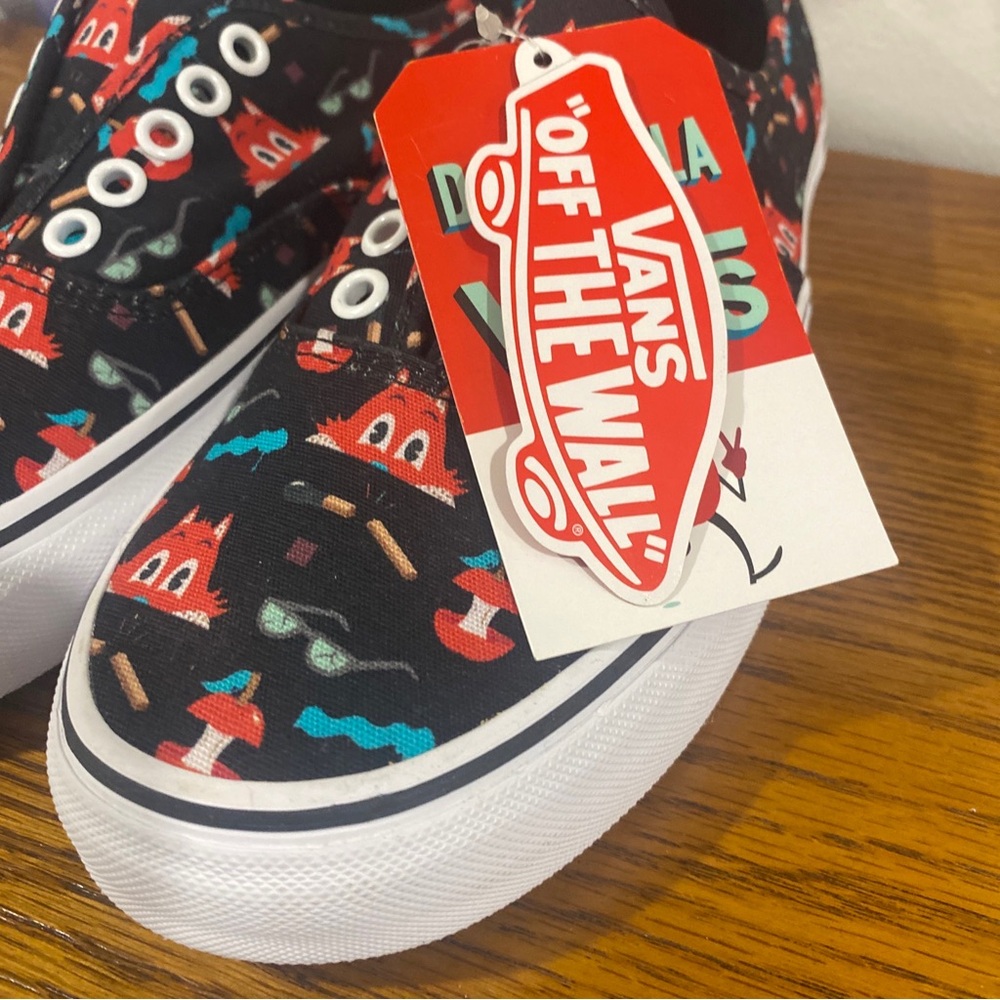 Vans Dabs Myla Black and Red fox Patterned Sneakers M7 W8.5 NWT - Picture 2 of 9